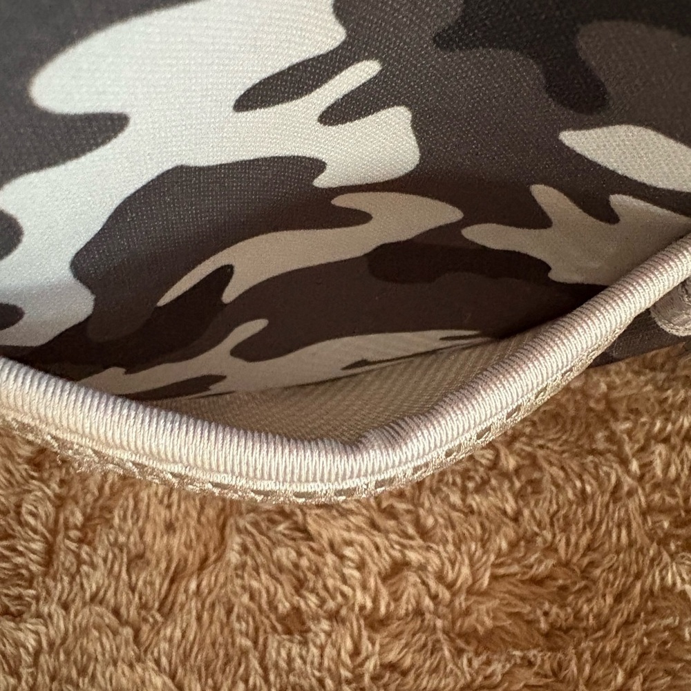 Half Gallon Water Bottle Carrier Bag, Bottle Pouch Adjustable Shoulder strap - Picture 5 of 8